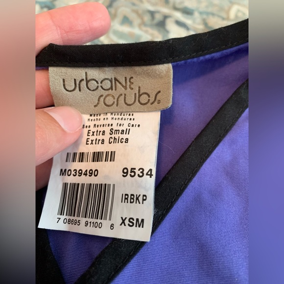 NWOT Urbane Scrub Set - Picture 3 of 12